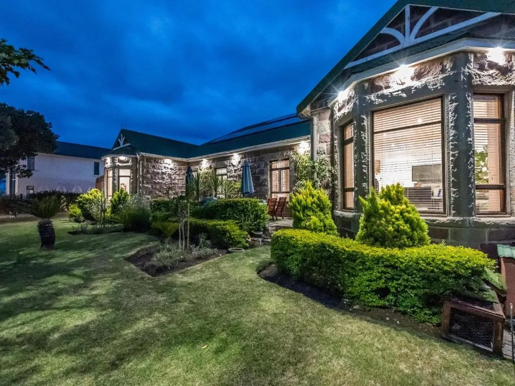 Lilla-Bett Self Catering Mossel Bay — the pet-friendly apartment exterior with garden and sun terrace