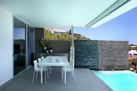 4 bedroom apartment to rent in Camps Bay, photo 3