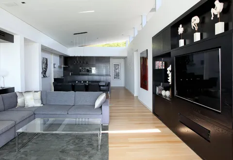 4 bedroom apartment to rent in Camps Bay, photo 8