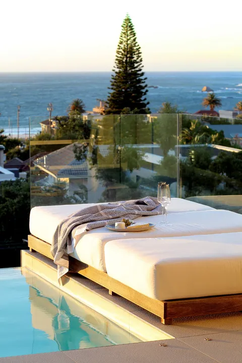 4 bedroom apartment to rent in Camps Bay, photo 19