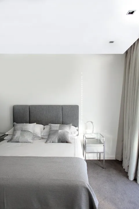 4 bedroom apartment to rent in Camps Bay, photo 17
