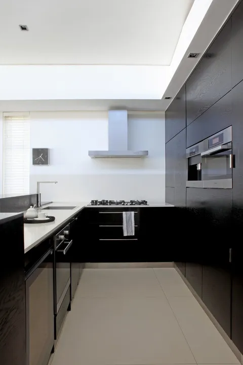 4 bedroom apartment to rent in Camps Bay, photo 7